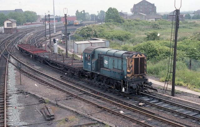 ORIGINAL 35MM COLOUR negative of 08924 BR class 08 diesel shunter loco ...