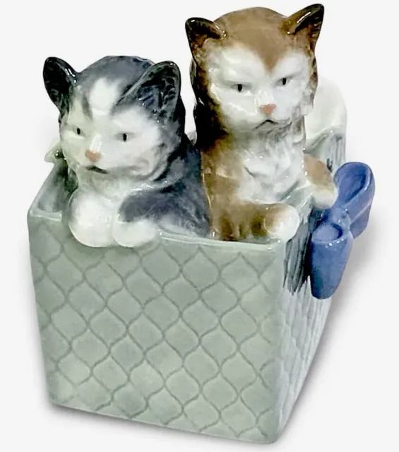 Nao Lladro KITTENS IN A BOX Figurine #1080 Retired Purr-Fect Gift Frisky Mint!