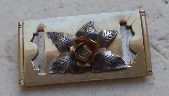 Broche Ancienne Rectangulaire T.b.e.metal Dore Et Rose En Relief Feuilles Argent