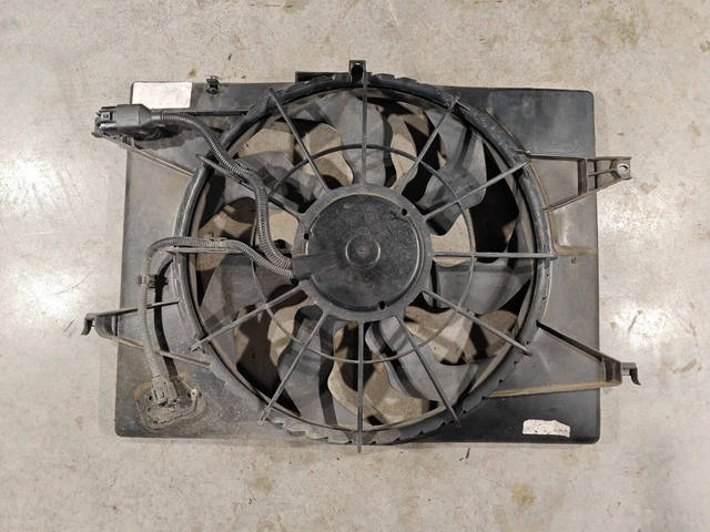 Ventilateur De Refroidissement Radiateur – Hyundai Trajet 2.0 CRDi – Pièce D'occasion