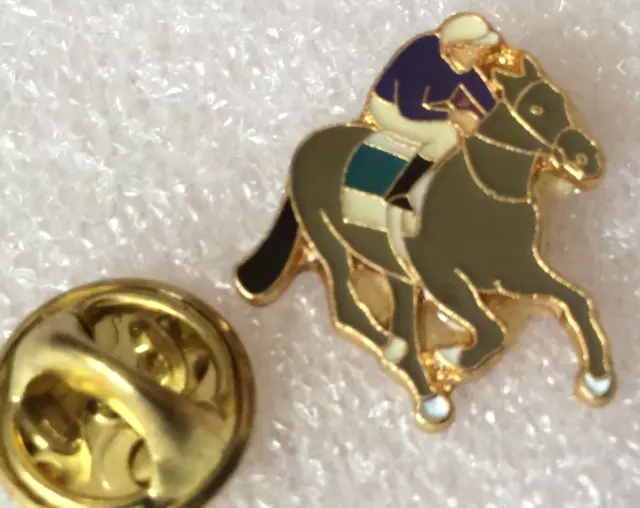 pin's Lapel pins  cheval horse (+ à venir ) cheval  doré