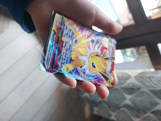 Carta Pokemon Jolteon VMAX Português 051/203 Card Original Copag - Céus em  Evolução - Pronta Entrega