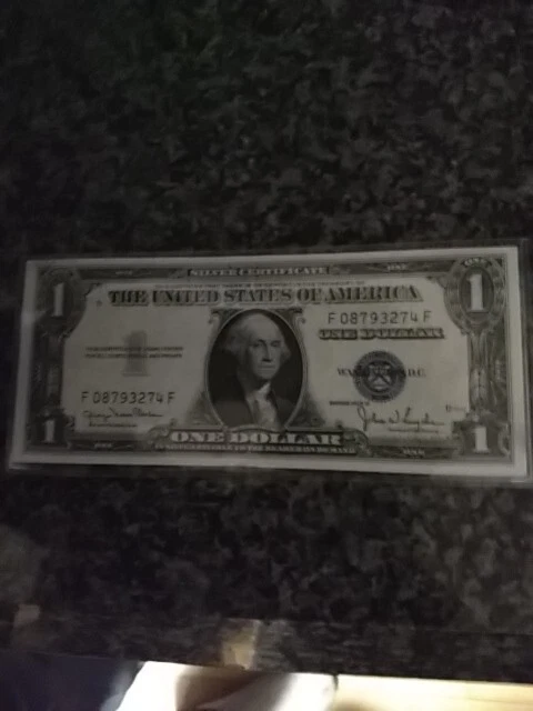 Series 1935 D One Dollar Bill.... Silver Certificate.... Blue Seal