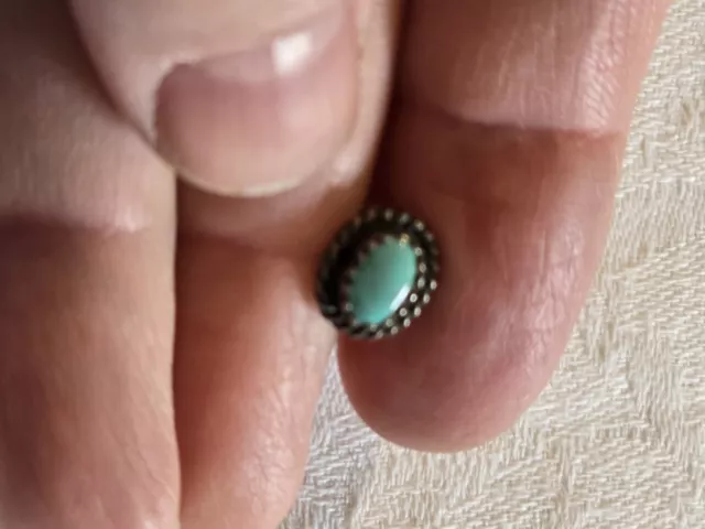 SINGLE (1 ONLY) vtg native American small Sterling Turquoise stud earring