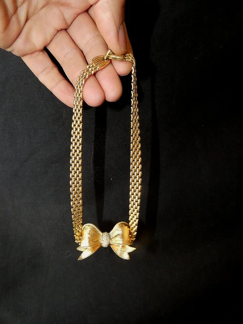 Collier Fantaisie En Métal Doré - Neuf Avec étiquettes