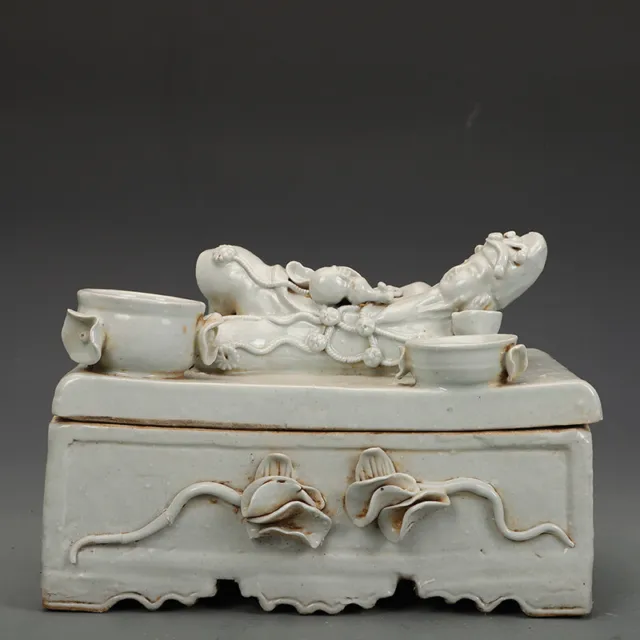 Chinese Porcelain Song Hutian Kiln White Glaze Personage Inkstone Statues 9.44”