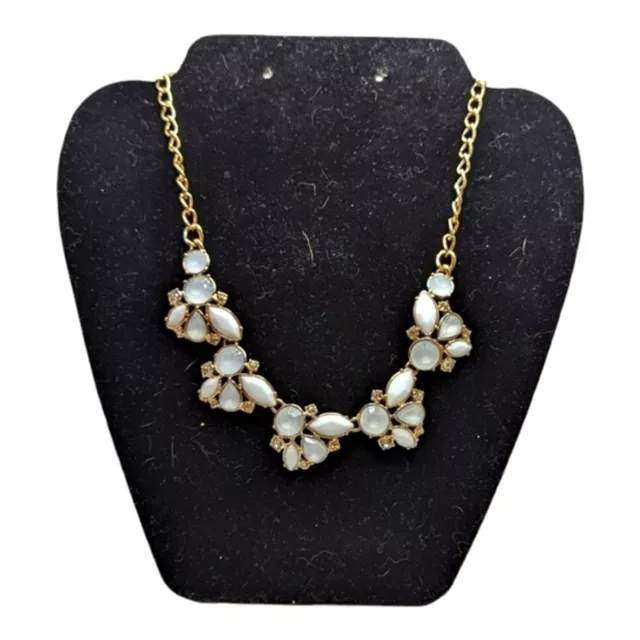 Avon Floral Pearlized Cluster Collar Necklace and Earrings Set