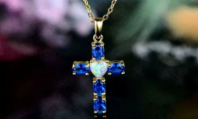 Pendentif croix en opale de feu et saphir en forme de cœur de 3 carats,...