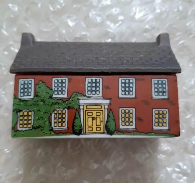 Wade England -Whimsey on Why The Manor House No24 Vintage Miniature
