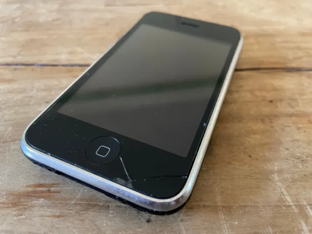 Deux iphone, un 3g blanc et un 3gs noir 16g hs  (Désimlocké)