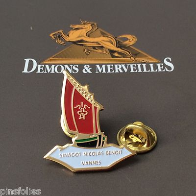 KODAK YELLOW Club par DEMONS & MERVEILLES Ancien PIN'S Photo 
