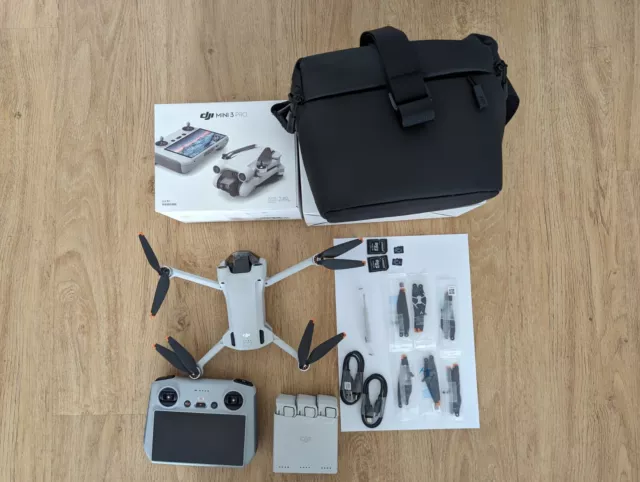 Dji mini 3 Pro Drone and R/C controller  fly more combo