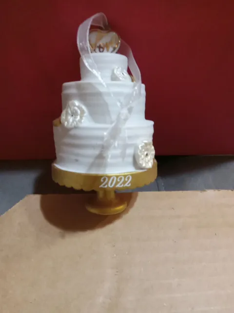 2022 Hallmark Ornaments Premium Porcelain White Flower Wedding Cake Anniversary