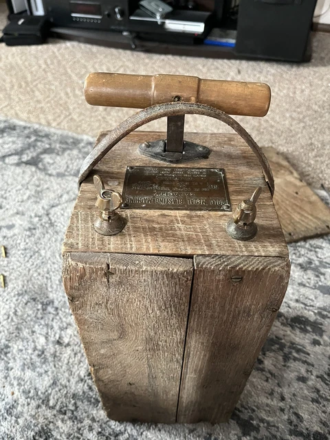 ￼Original antique gold medal-blasting Machine Good Shape!!!