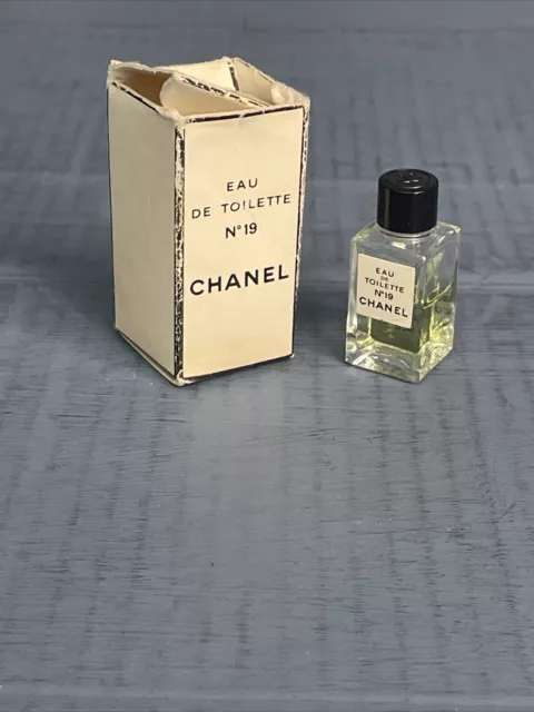 Chanel No 19 Eau De Toilette 4ml Miniature Vintage Women’s Fragrance Marked Box