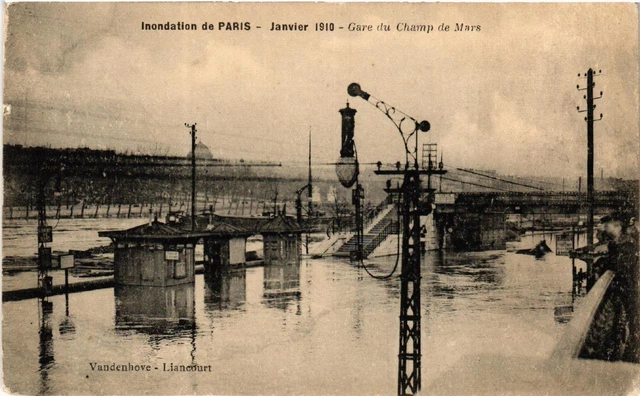 1910 CPA AK Paris Flood. Gare du Champ de Mars (562142)
