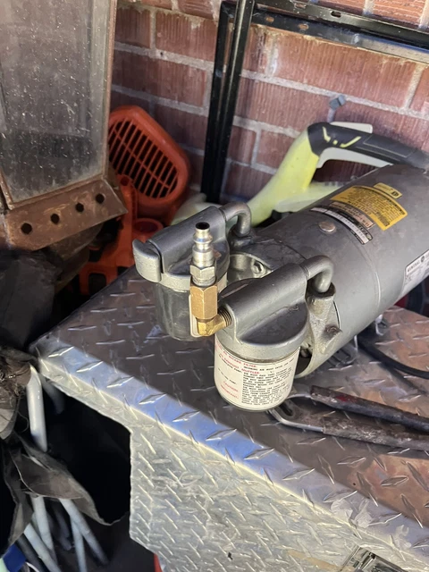 GAST Vacuum PUMP 0522-v103-G18DX
