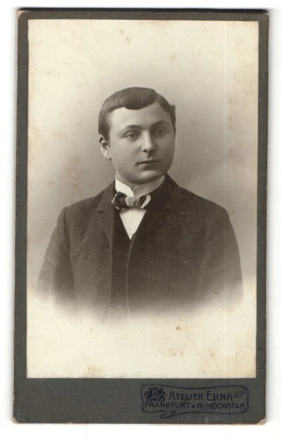 Fotografie Atelier Erna, Frankfurt a. M.-Höchst, Portrait eleganter junger Herr