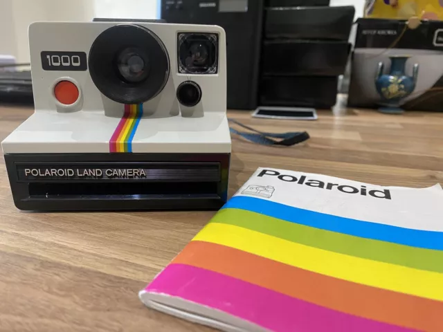 1970s Polaroid 1000 Land Camera for SX-70 Instant Colour Pictures, Red Button