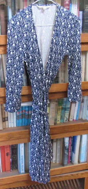 Diane Von Furstenberg Julian Wrap Dress size 6 100% Silk Navy-Blue Pattern EUC