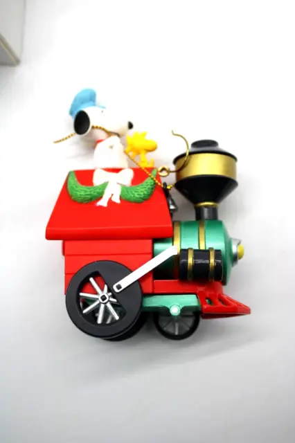 2009 Hallmark Keepsake Snoopy Woodstock Train Engine Christmas Holiday Ornament