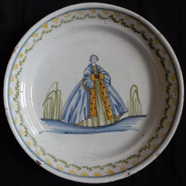 E160* Assiette ancienne (Auxerre? La Rochelle?)