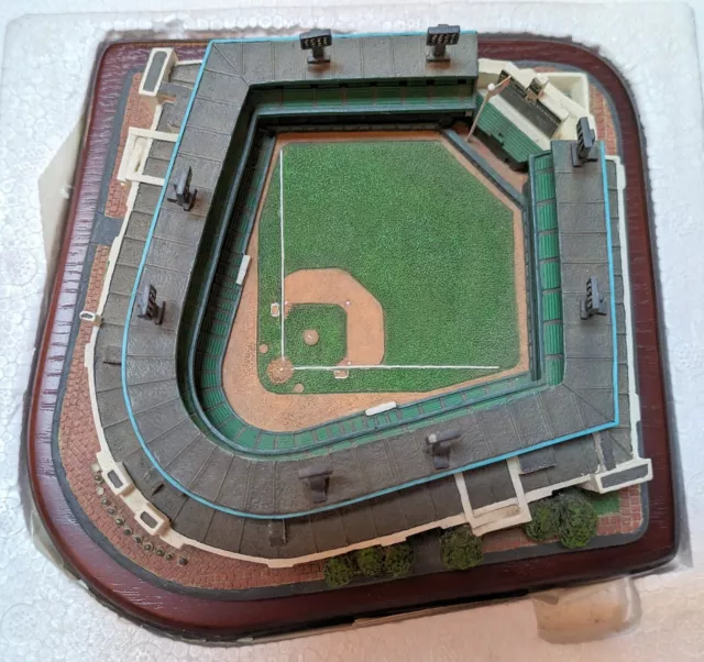 Danbury Mint Comiskey Park Chicago White Sox Baseball Stadium 7" in Box COA