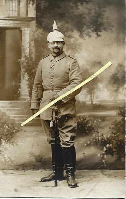 Portrait Trier 1WK - Offizier Helm m.Überzug - Orden EK 2 - Degen - Fernglas...