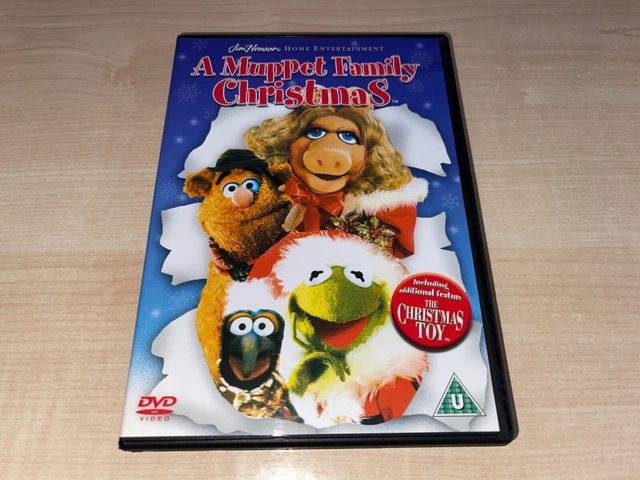 A muppet family christmas dvd label