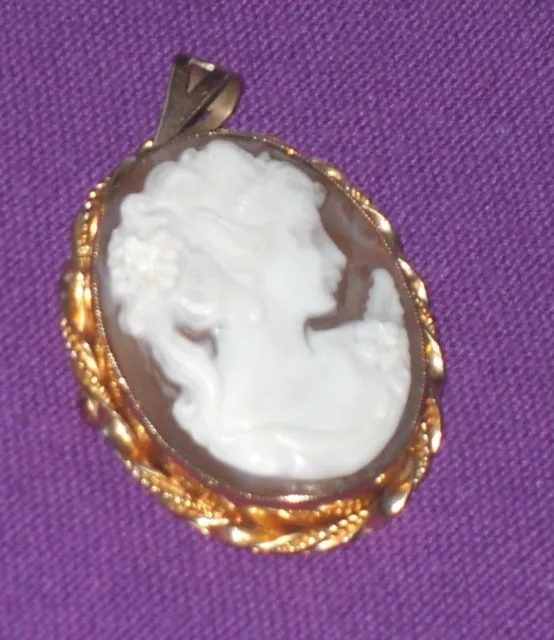 PENDENTIF BROCHE CAMÉE VINTAGE 1975 ENTIÈREMENT POINÇONNÉE MAGNIFIQUE SOLIDE 9 ct 375 OR