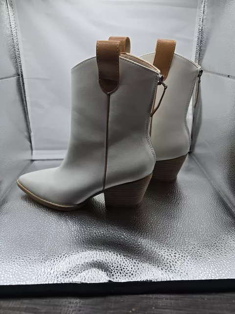 oasis society white vegan leather boots womans size 6