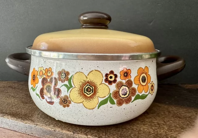 https://www.picclickimg.com/Rw8AAOSwMP1lJYig/Vintage-70s-Harvest-Blossom-Porcelain-Enamel-Cookware-Soup-Stock.webp