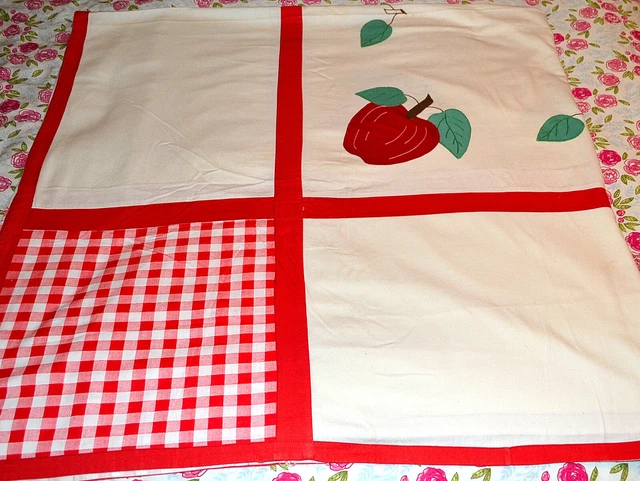 VINTAGE 1950s HANDMADE FLOUR SACK APPLE APPLIQUE TABLECLOTH, RED WHITE CHECKERED