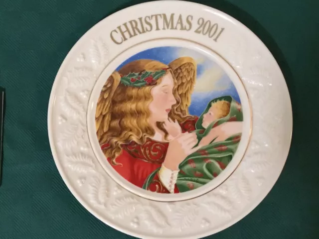 Belleek "Angel Of Love"  2001 Plate Gifts Of Christmas Series