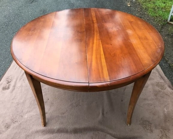 TABLE RONDE EN merisier massif avec rallonges style Louis Philippe EUR