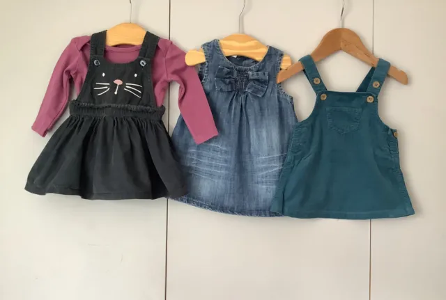 Pacchetto abiti pinafore e body top per bambina età 0-3 mesi