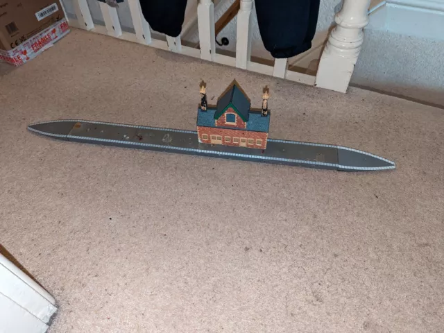 OO Gauge Hornby Station Building and Island Platform straights ramps