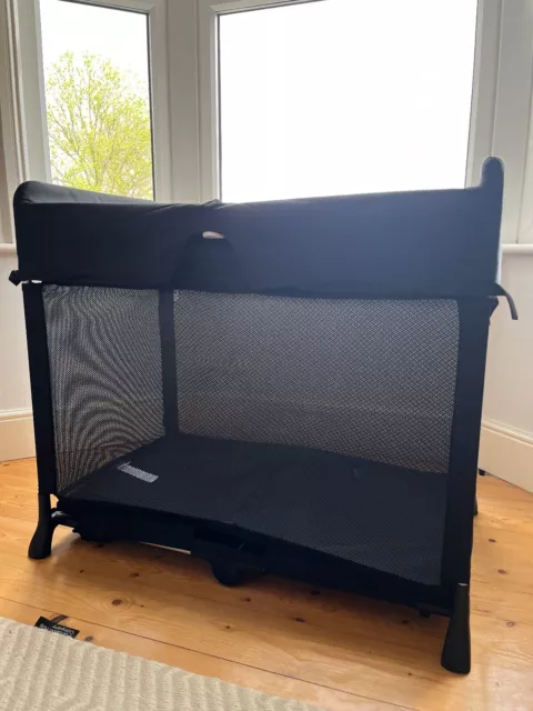 Bugaboo Stardust Travel Cot, Black — Excellent condition, London Collection