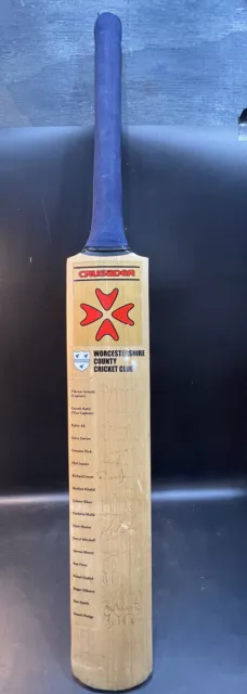 Full Sized Signed Worcestershire County Cricket Team Bat [2000s]Unused.