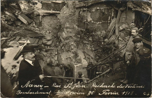 CPA Photo Card NANCY Rue St-Jean Airplane Bombing 1918 (809764)