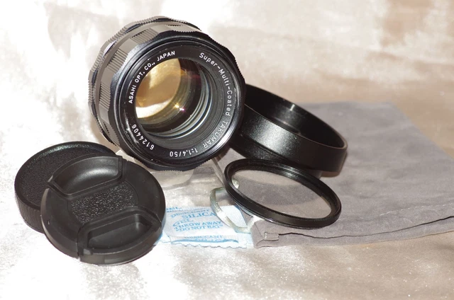 BEL objectif M42 50mm f1,8 PENTACON bouchon pare soleil housse LUMINEUX