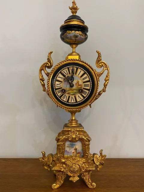 Reloj De Estante De En Bronce Dorado E Porcelana De Sevres Firmada