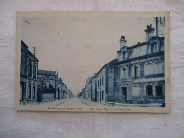 Cpa  Aube 10 Romilly Sur Seine Rue Victor Hugo Et Ancienne Poste