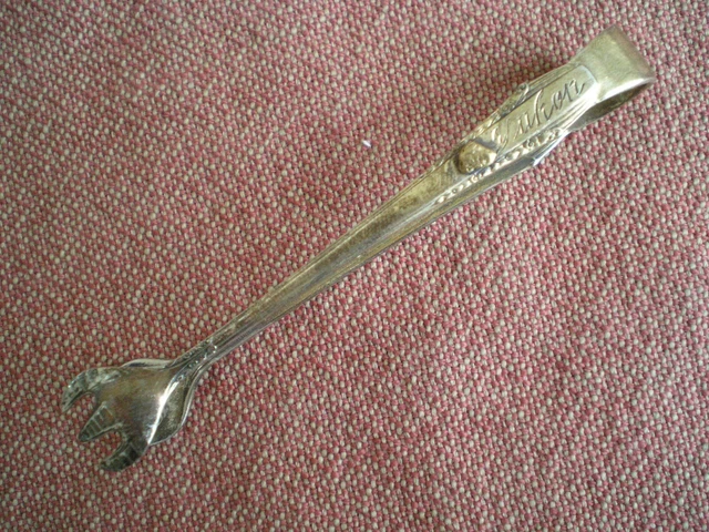 International Sterling Silver Enchantress Pattern Sugar Tongs Yukon with Nugget