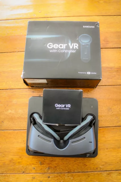 Samsung Gear VR with Controller | Powered by Oculus