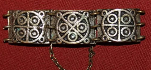 Ancien bracelet européen à charnières en métal