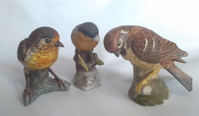 3x Ceramic Birds Figurine 4" Tall Sparrow Bullfinch Robin READ DESCRIPTION