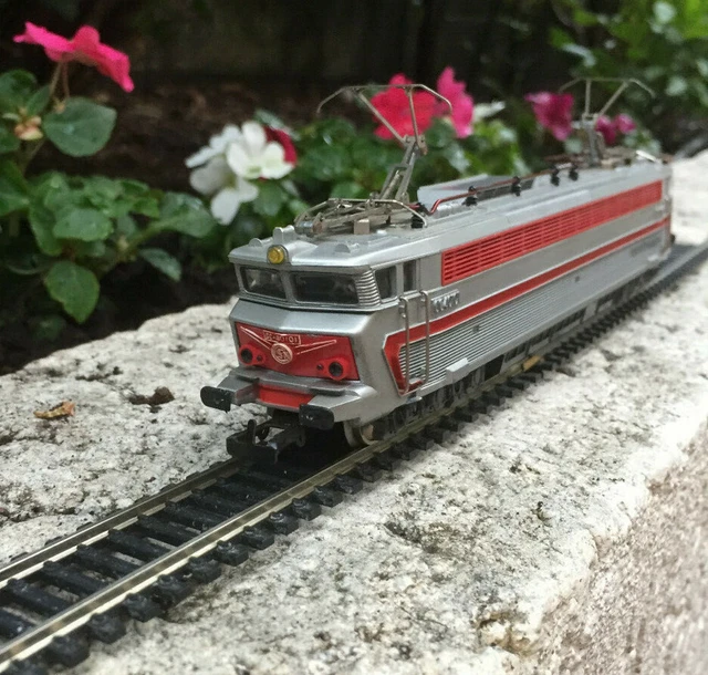Locomotive élec. CC 40101, livrée grise, bandes rouges, musée, blason Locomotive élec. CC 40101, livrée grise, bandes rouges, musée, blason
