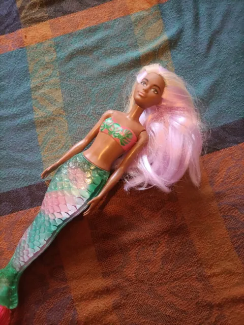 Lovely Barbie Mermaid Colour Reveal Doll. Mattel 2020.