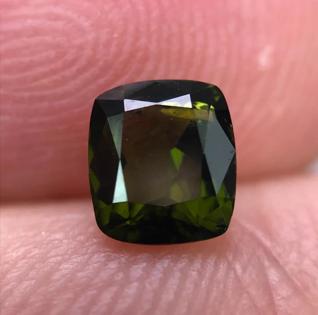 Grande Tourmaline 79.60 Ct – Taille Coussin, Bi-colore, Qualité œil Propre